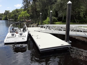 boat ramp courtesy dock lowry park
